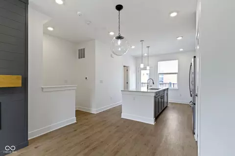 Entry Way - 751 Switchyard Pl, Indianapolis, IN 46202 photo 5 of 8