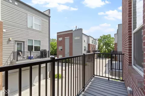 Exterior - 751 Switchyard Pl, Indianapolis, IN 46202 photo 3 of 9