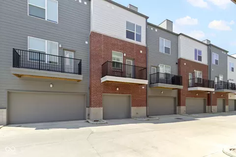Exterior - 751 Switchyard Pl, Indianapolis, IN 46202 photo 4 of 9