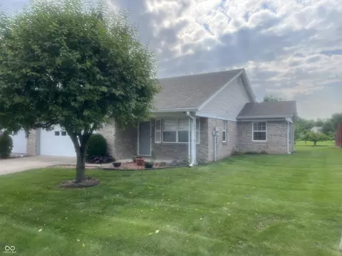5632 Spring Mist Cir, Indianapolis, IN 46237