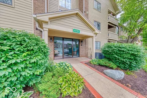 8720 Yardley Ct #207, Indianapolis, IN 46268