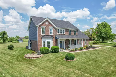6702 W Willow Grove Dr, New Palestine, IN 46163