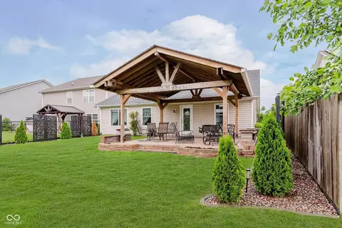 12535 Old Pond Rd, Noblesville, IN 46060