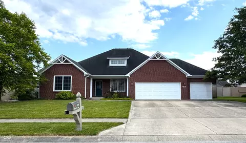 1019 White Oak Dr, Plainfield, IN 46168