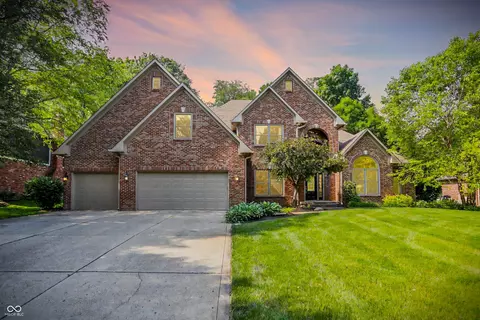 7648 W Williamswood Dr, New Palestine, IN 46163
