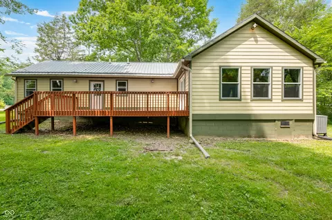 5800 S Shore Dr, Nashville, IN 47448