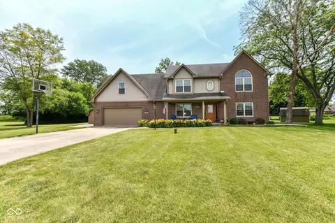 1031 W Morning Walk Dr, Greenfield, IN 46140