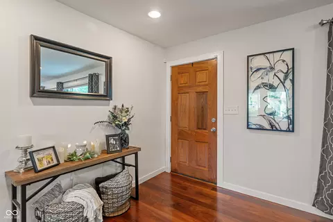 Entry Way - 4350 Sylvan Rd, Indianapolis, IN 46228 photo 1 of 2