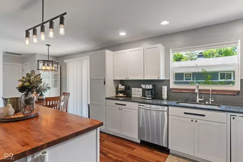 Kitchen - 4350 Sylvan Rd, Indianapolis, IN 46228 photo 4 of 4