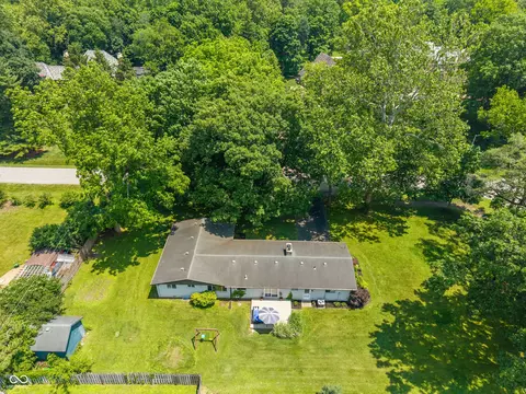 View/Area - 4350 Sylvan Rd, Indianapolis, IN 46228 photo 4 of 5