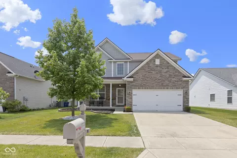 8720 N Deer Crossing Blvd, Mccordsville, IN 46055