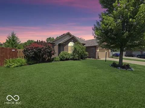 8144 Grassy Meadow Cir, Indianapolis, IN 46259