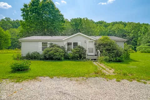 5921 Crooked Creek Rd, Nashville, IN 47448
