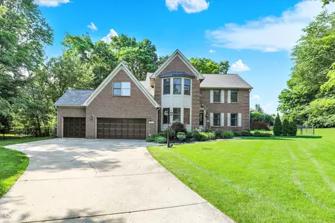 8261 Twin Pointe Cir, Indianapolis, IN 46236