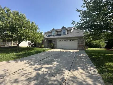 3350 Shore Dr, Greenwood, IN 46143