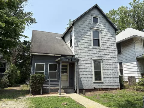 807 N Elm St, Muncie, IN 47305