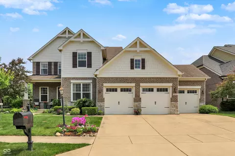 2715 Benmore Ct, Zionsville, IN 46077