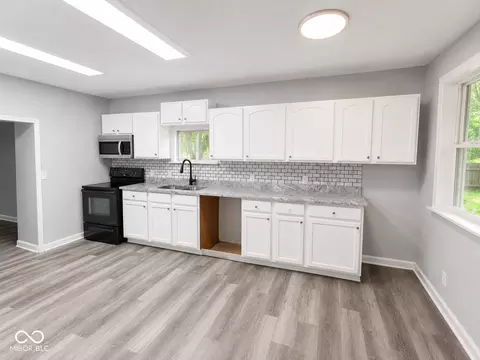 Kitchen - 3529 Hunt St, Plainfield, IN 46168 photo 2 of 6
