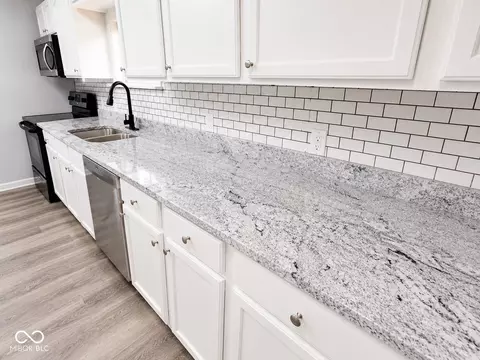 Kitchen - 3529 Hunt St, Plainfield, IN 46168 photo 4 of 6