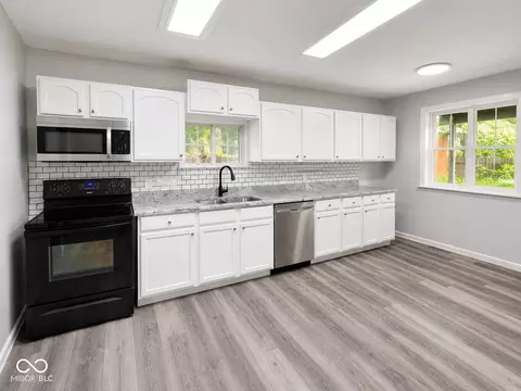 Kitchen - 3529 Hunt St, Plainfield, IN 46168 photo 5 of 6