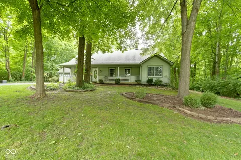 10808 Greenbriar Dr, Fishers, IN 46037