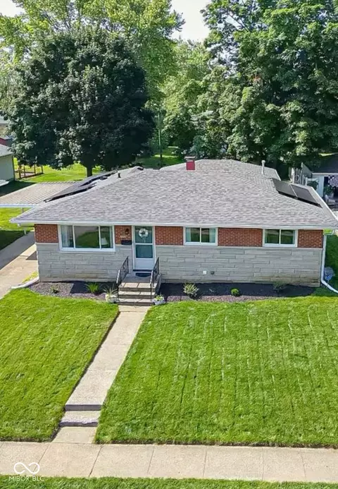 5609 Meadowood Dr, Indianapolis, IN 46224