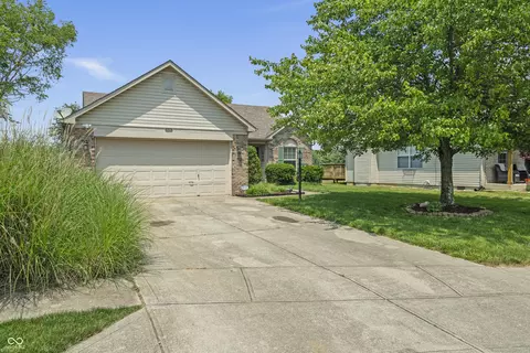 8526 Country Meadows Dr, Indianapolis, IN 46234