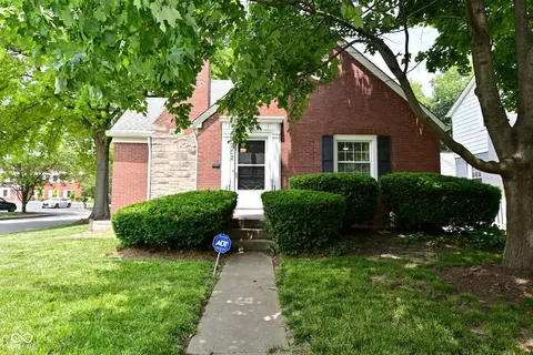 1702 Kessler Blvd E Dr, Indianapolis, IN 46220