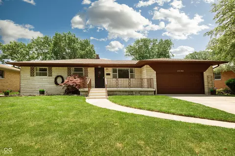 5927 Meadowood Dr, Speedway, IN 46224