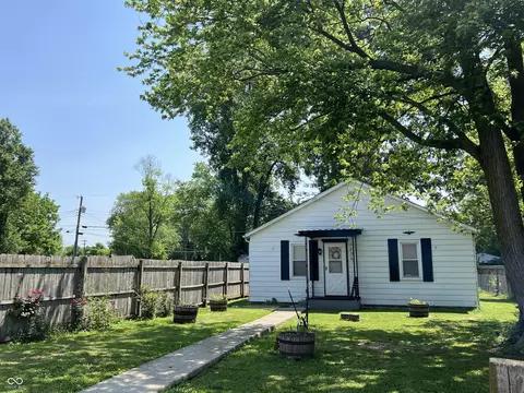 1206 Lincoln St, Shelbyville, IN 46176