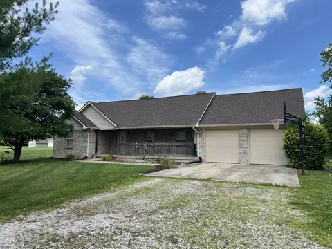 1082 E County Road 400 S, Clayton, IN 46118