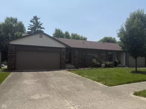 613 Monte Vista Dr, Greenwood, IN 46143