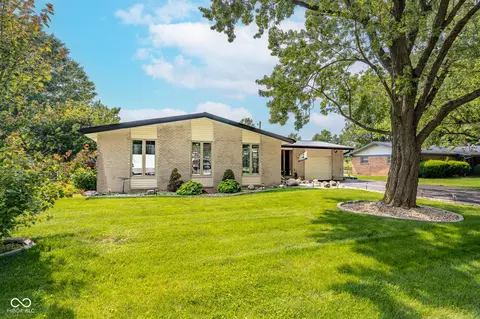 10622 Penn Dr, Indianapolis, IN 46280