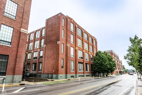 624 E Walnut St #48, Indianapolis, IN 46204