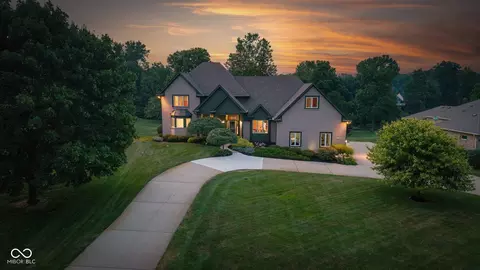 10196 Lakewood Dr, Zionsville, IN 46077