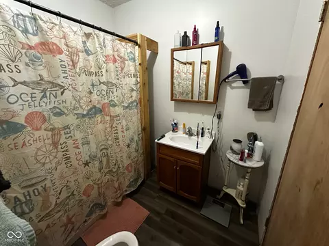 Bath - 13687 E Ivan Ct, Bloomington, IN 47403 photo 3 of 4