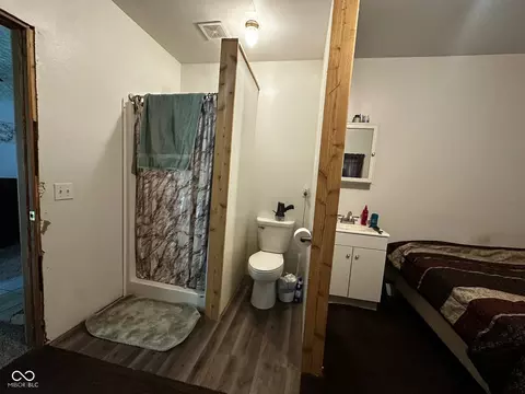 Bath - 13687 E Ivan Ct, Bloomington, IN 47403 photo 2 of 4