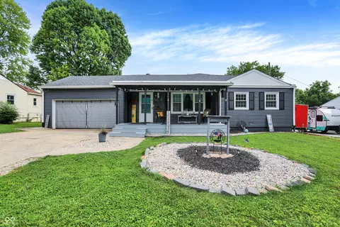 121 Ursal Ln, Greenwood, IN 46143