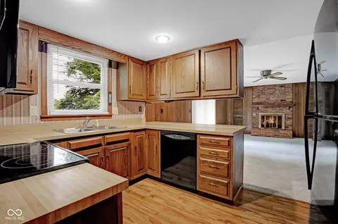 3235 Flintwood Dr, Columbus, IN 47203 photo 9