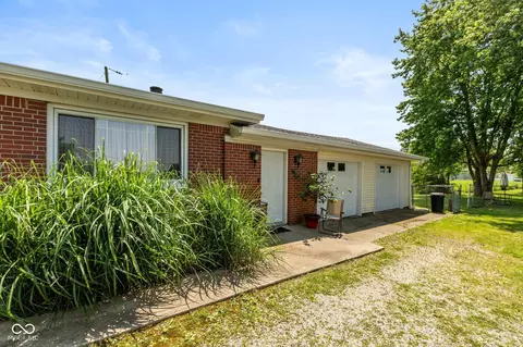 5719 N Frontage Rd, Fairland, IN 46126