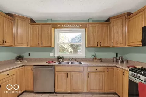 Kitchen - 3630 E Morningside Dr, Bloomington, IN 47408 photo 3 of 6