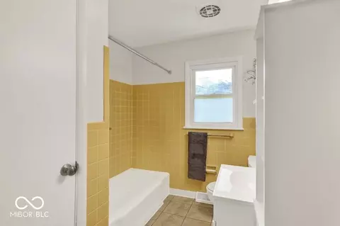 Bath - 3630 E Morningside Dr, Bloomington, IN 47408 photo 2 of 5