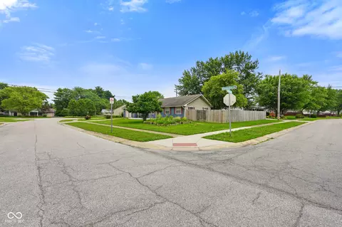 50 Crestview Dr, Greenwood, IN 46143