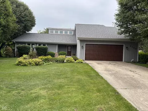 4760 Winterberry Pl, Columbus, IN 47201