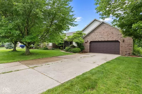 476 Turnberry Ct, Avon, IN 46123
