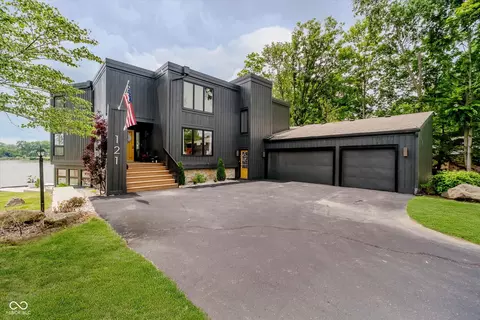121 Wesley Cir, Noblesville, IN 46062