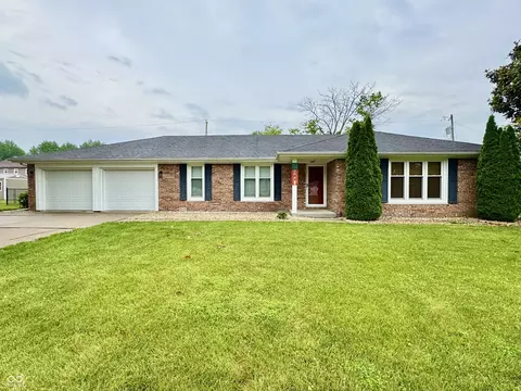584 Camelot Dr, Seymour, IN 47274