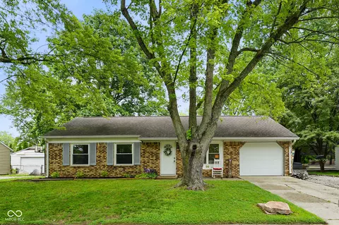 99 Old Trail Dr, Bargersville, IN 46106