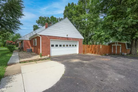 8424 E Mulberry St, Columbus, IN 47203 photo 3