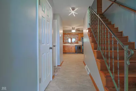 8424 E Mulberry St, Columbus, IN 47203 photo 5